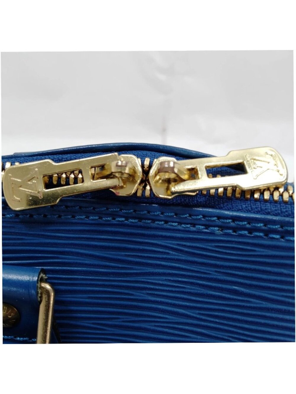 Authentic Louis Vuitton Alma PM Epi Leather Blue Handbag Satchel Bag - Picture 8 of 16